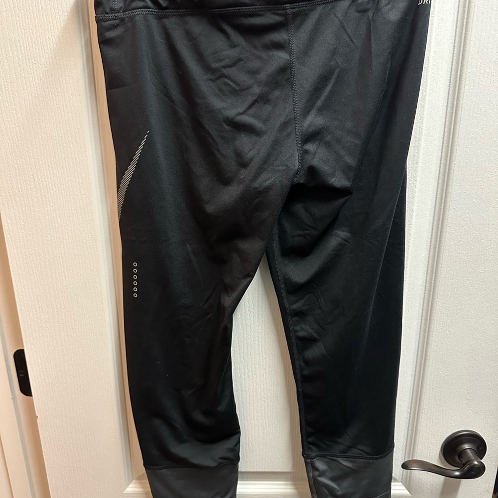 Nike Women's Black Performance Leggings size L/ NWOTA33 - Picture 2 of 3